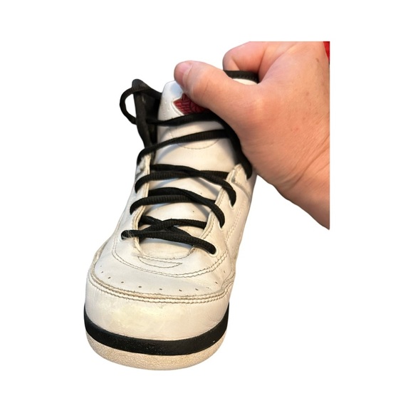 Nike Air Jordan 2 Retro 'OG' Chicago Sneakers Bred Red White ☄️ Youth - Picture 4 of 5